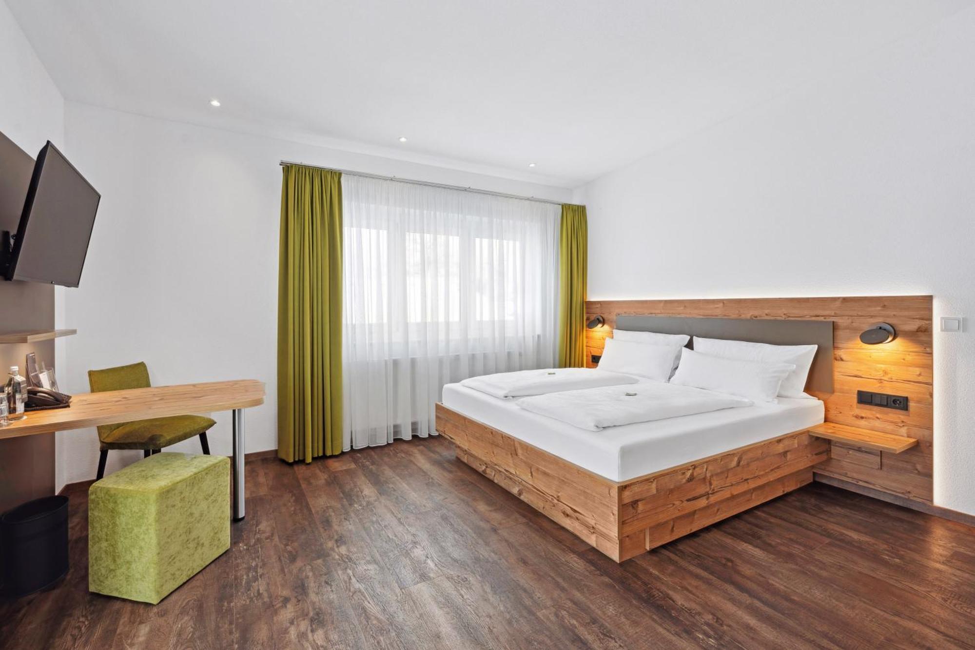 Hotel Zeppelin Laupheim Exterior photo